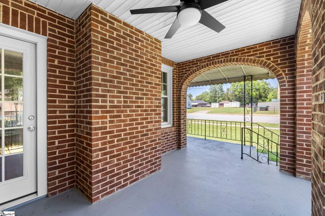 202 E Green St, House other with 4 bedrooms, 2 bathrooms and null parking in Iva SC | Image 6