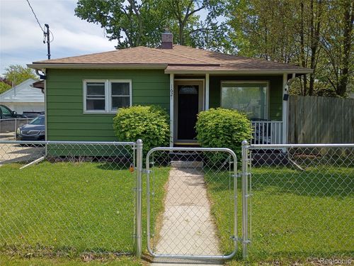 1621 Stocker Avenue, Flint, MI, 48503 | Card Image