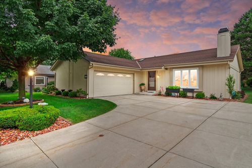 3624 Honey Tree Ln, Greenfield, WI, 53221-3214 | Card Image