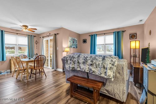 unit-2-27-2 Florence Tollgate Pl, Florence, NJ, 08518-3201 | Card Image