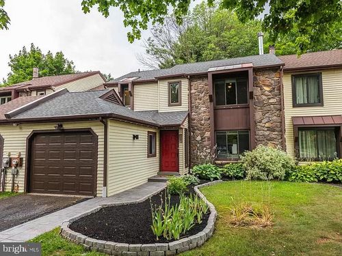 110 Hilltop Ct, LANGHORNE, PA, 19047-1018 | Card Image