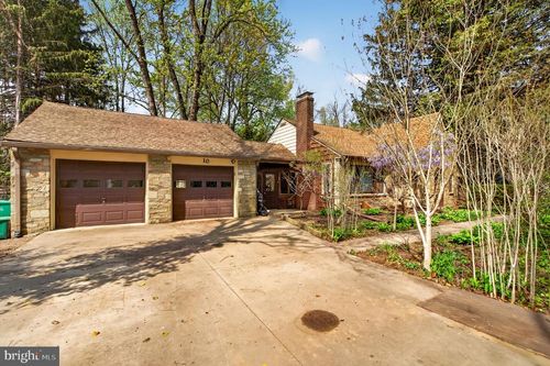 10 Pennsylvania Ave, FAIRLESS HILLS, PA, 19030-1318 | Card Image