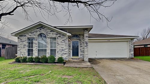 7328 Royal Oak Drive, Benbrook, TX, 76126 | Card Image