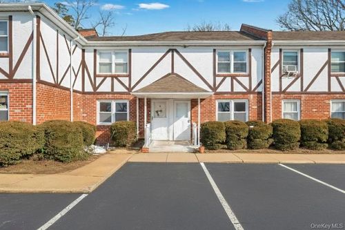 a-2066 Lakeview Rd, Bellmore, NY, 11710-4257 | Card Image