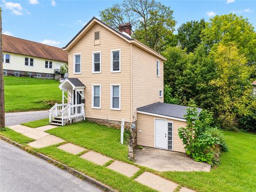 407 Stanton St, Greensburg, PA, 15601-2942 | Card Image