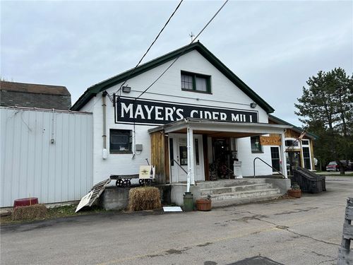 699 Five Mile Line Rd, Webster, NY, 14580-2611 | Card Image