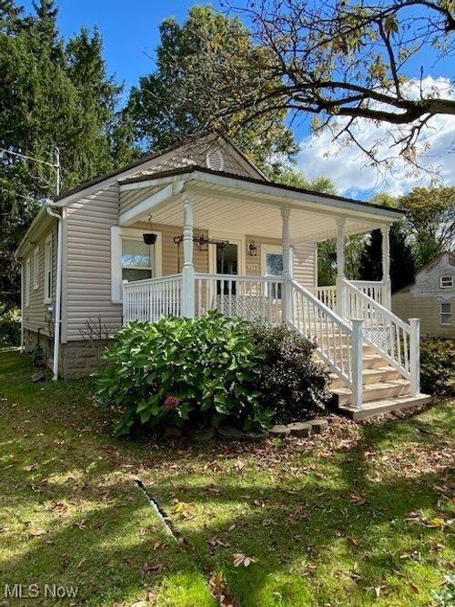 358 Burwell Rd, Leavittsburg, OH, 44430-9649 | Card Image