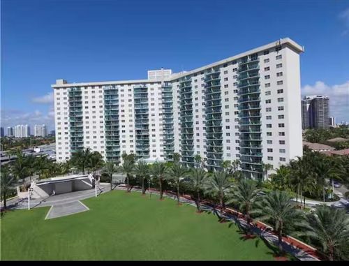 301-19370 Collins Ave, Sunny Isles Beach, FL, 33160-2240 | Card Image