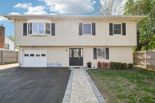 7 Avenue B, Locust Valley, NY, 11560-1501 | Card Image