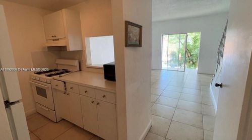 apt-430-1305 W 53rd St, Hialeah, FL, 33012-8004 | Card Image