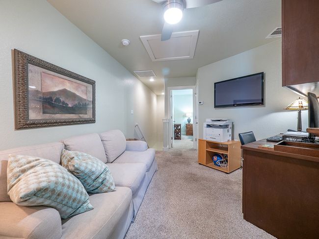 Office area with carpet floors | Image 23