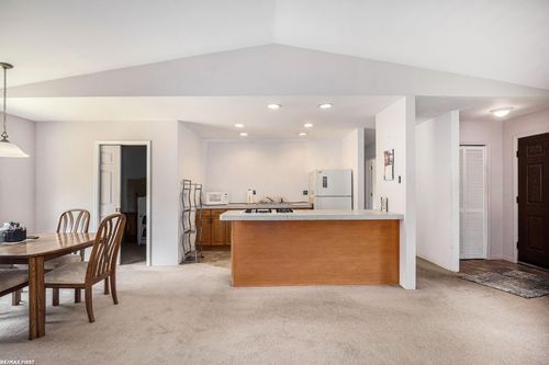 7758 Puttygut Rd, Casco, MI, 48064-2113 | Card Image