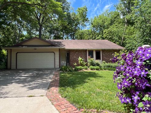 3607 Boulder Ct, Lawrence, KS, 66049-2112 | Card Image