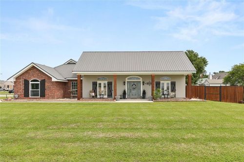 102 South Bayou Estates Drive, Des Allemands, LA, 70030 | Card Image