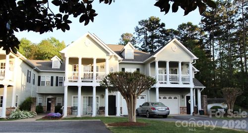 1364 21st Ave Ne, Hickory, NC, 28601-1618 | Card Image