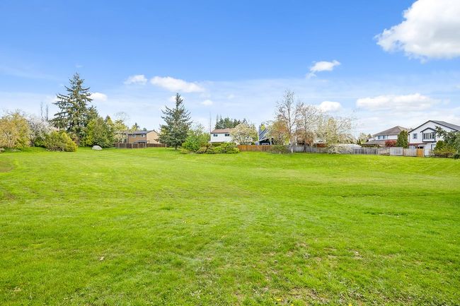 19431 61 Avenue, House other with 4 bedrooms, 1 bathrooms and 5 parking in Surrey BC | Image 37