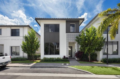 8026 Nw 43rd St, Doral, FL, 33166-5706 | Card Image