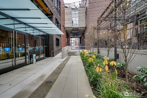 508-97 S Jackson St, Seattle, WA, 98104-2861 | Card Image