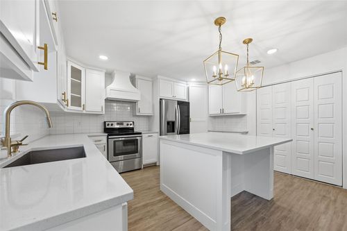 1421 Bosque Dr, Garland, TX, 75040-5330 | Card Image