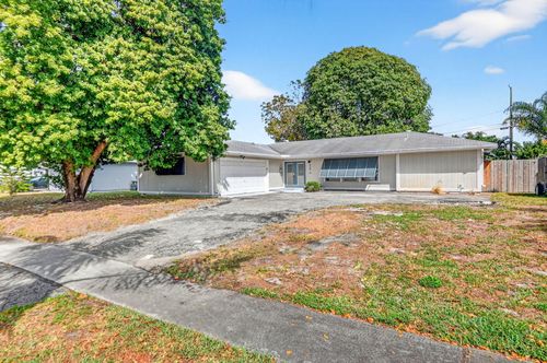 320 Riverdale Rd, Palm Springs, FL, 33461-2412 | Card Image