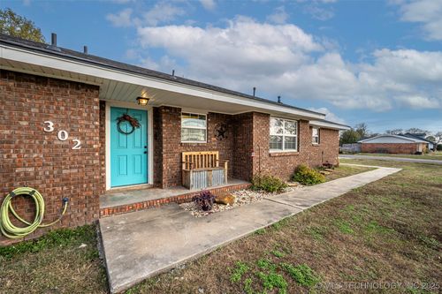 302 S County Line, Allen, OK, 74825 | Card Image