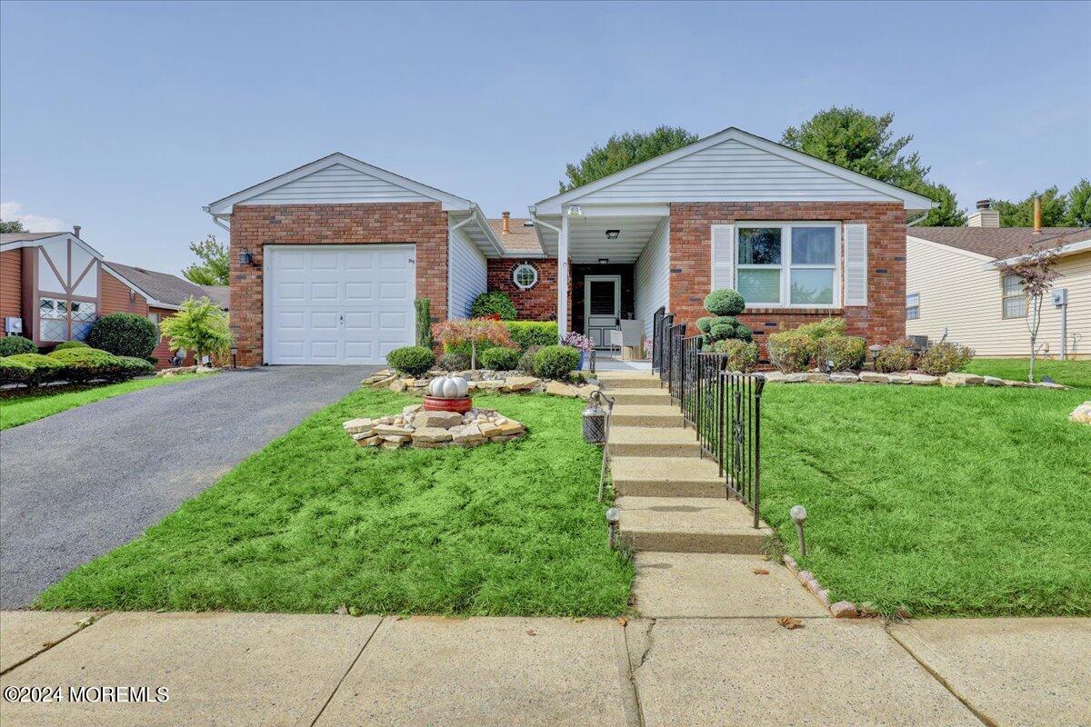 Bishop Ct, Marlboro, NJ 07746