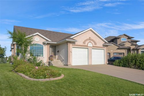 35 Marigold Crescent, Moose Jaw, SK, S6J1L2 | Card Image