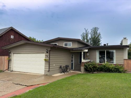 9701 73 Ave, Peace River, AB, T8S1E2 | Card Image