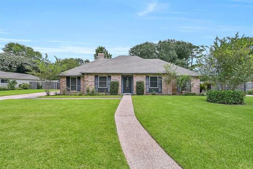 705 Quaker Dr, Friendswood, TX, 77546-4018 | Card Image
