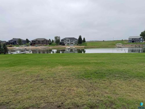 111 Woodland Dr, Madison, SD, 57042-9017 | Card Image