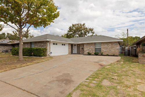 7109 S Meadow Drive E, Fort Worth, TX, 76133 | Card Image