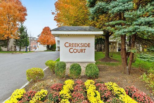 27 Creekside Ct, Secaucus, NJ, 07094-3750 | Card Image