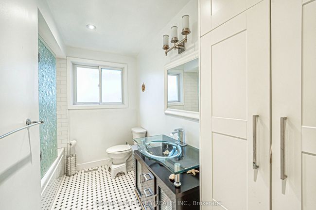 702 Castleguard Cres, House other with 4 bedrooms, 2 bathrooms and 4 parking in Burlington ON | Image 23