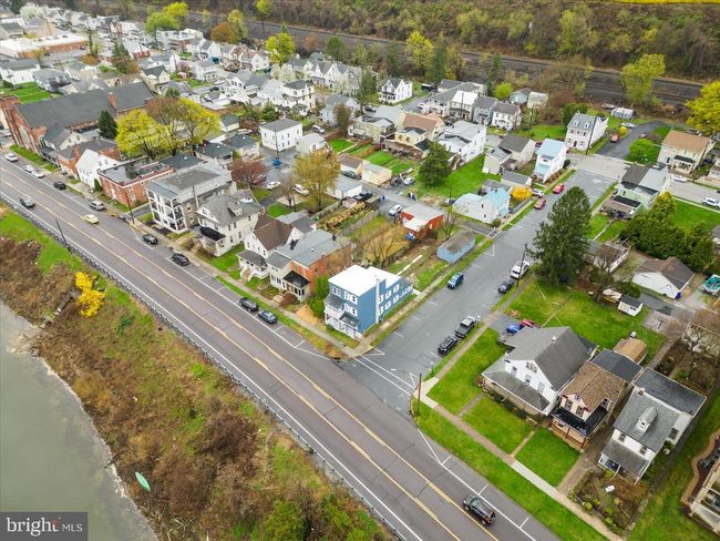 2 S Front St, Home with 3 bedrooms, 2 bathrooms and null parking in WORMLEYSBURG PA | Image 6