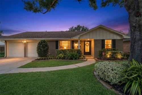 2523 Droxford Drive, Houston, TX, 77008 | Card Image