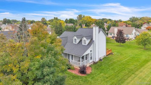4168 Maplewood Meadows Ave, Grand Blanc, MI, 48439-3500 | Card Image