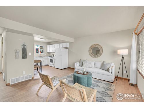 1325 Darrell Rd, Evans, CO, 80620-1438 | Card Image