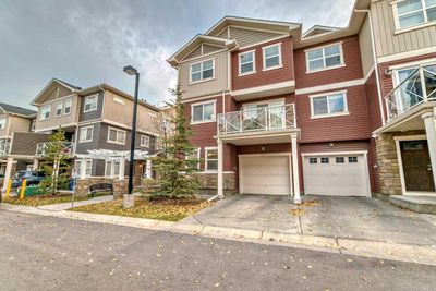 811 Skyview Ranch Grove Ne, Townhouse with 4 bedrooms, 2 bathrooms and 2 parking in Calgary AB | Image 1