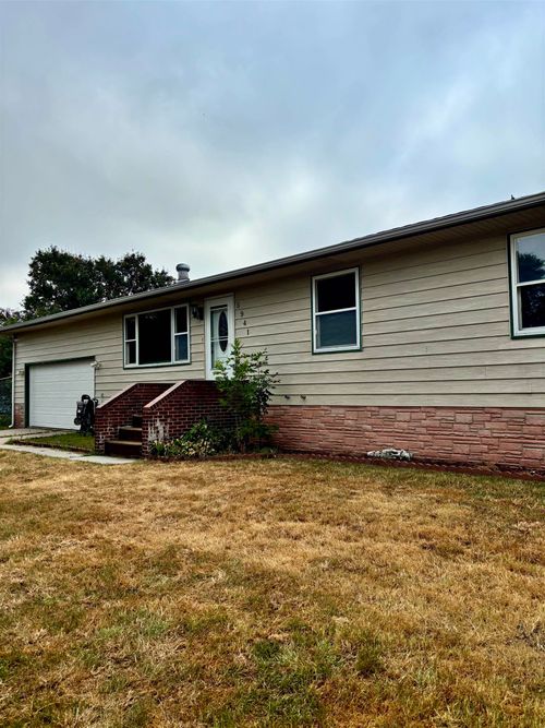5941 Anchor Way, Great Bend, KS, 67530-6518 | Card Image