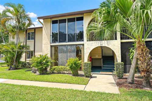 c-1-301 Pine Ridge Cir, Green Acres, FL, 33463 | Card Image