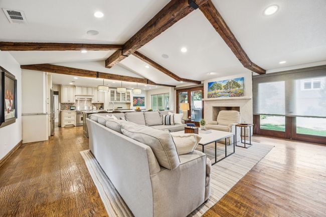 Spacious great room with backyards views. | Image 25