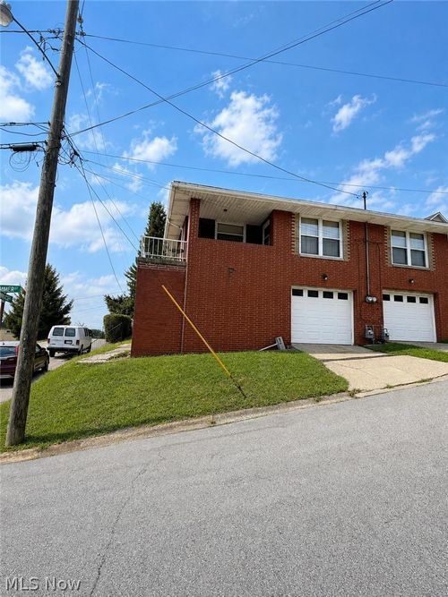 100 Summers St, Weirton, WV, 26062-3341 | Card Image