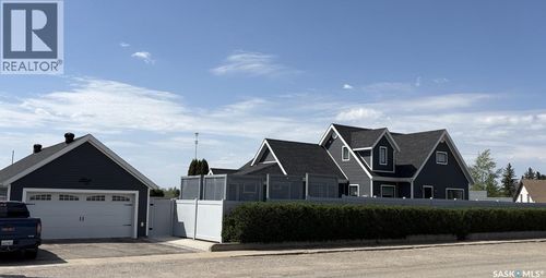 104 Central Blvd, Nipawin, SK, S0E | Card Image
