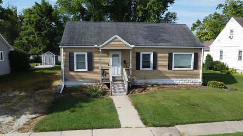 240 E 3rd Ave, Clifton, IL, 60927-9095 | Card Image