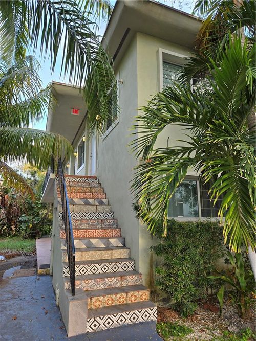 7025 Rue Granville, Miami Beach, FL, 33141-3585 | Card Image