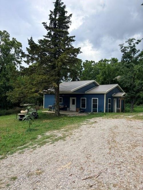42 Bear Dr, Mound City, KS, 66056-5299 | Card Image