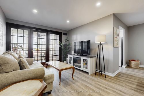 924-1880 Valley Farm Rd, Pickering, ON, L1V6B3 | Card Image