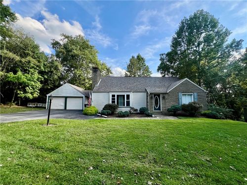 129 Upland Dr, New Castle, PA, 16105-3111 | Card Image