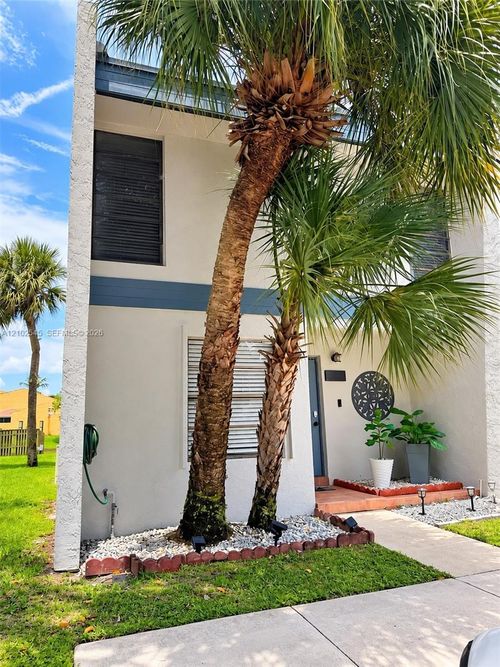 257-9251 Nw 14th Ct, Pembroke Pines, FL, 33024-4545 | Card Image