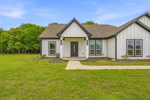 6106 Moose Dr, Granbury, TX, 76048-7543 | Card Image